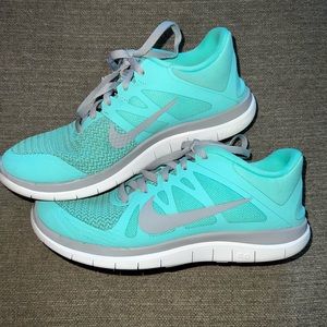 Womens Nike Free 4.0 size 7.